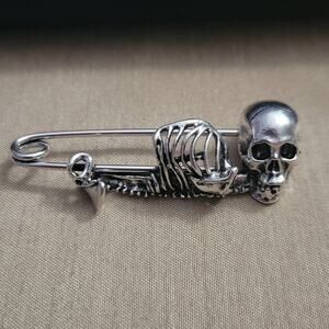 Women's Skull skeleton silver tone brooch safety pin